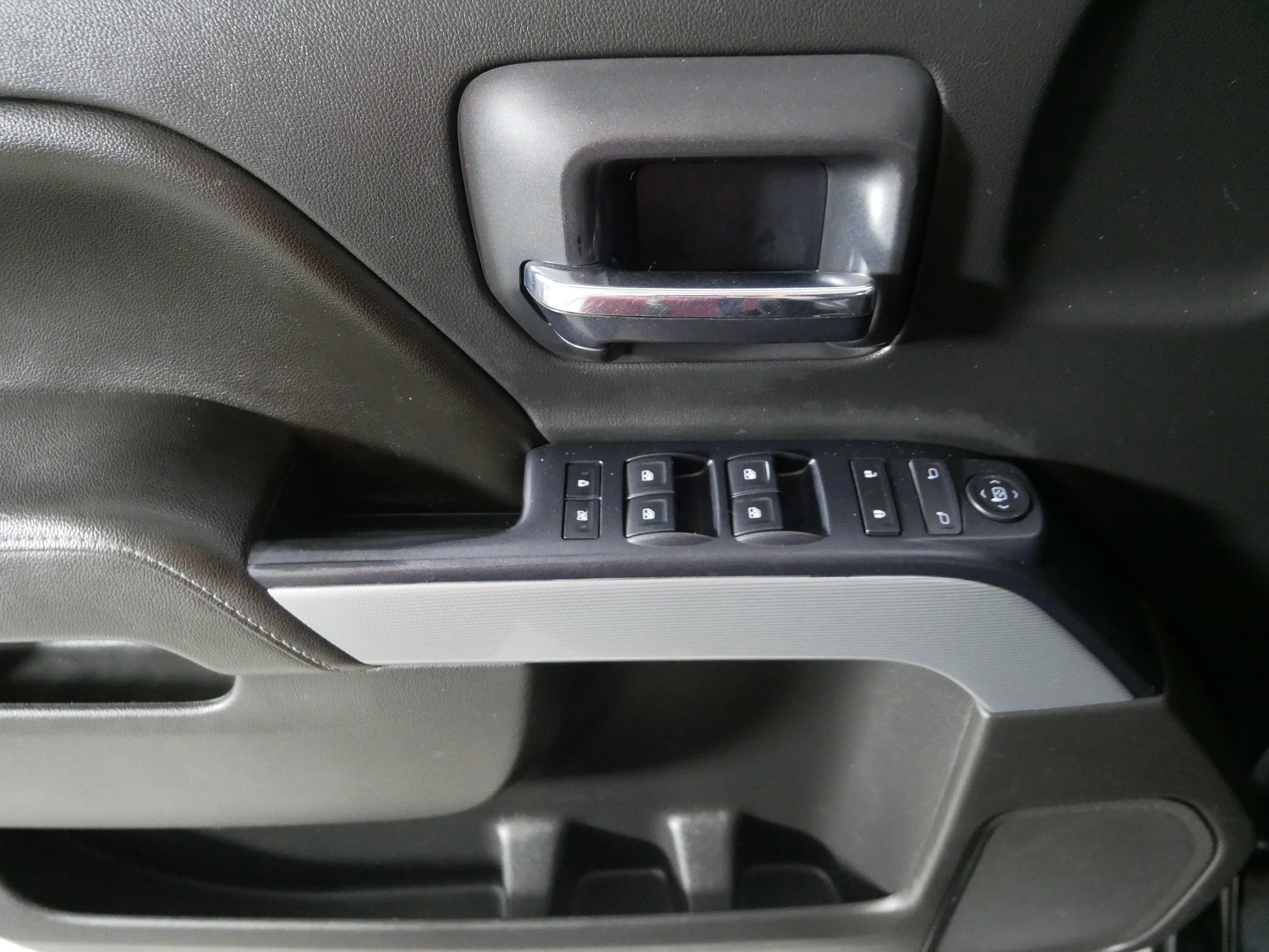 Used 2016 Black Chevrolet LT image 19