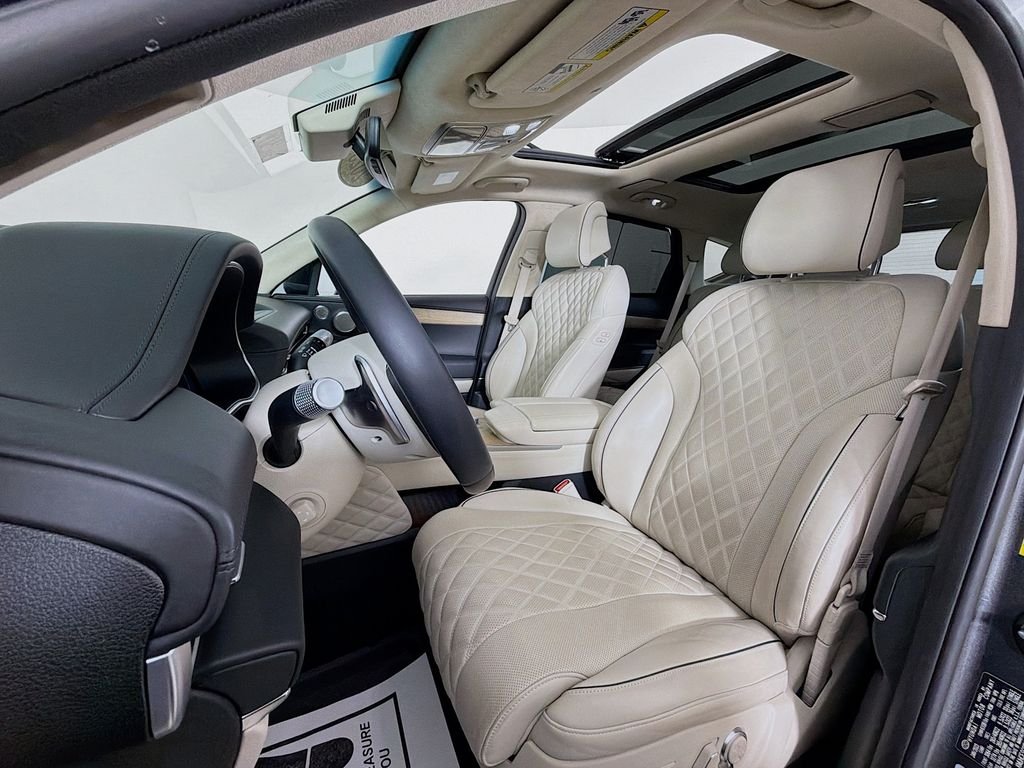 Used 2023 Himalayan Gray Genesis 3.5T Prestige image 22