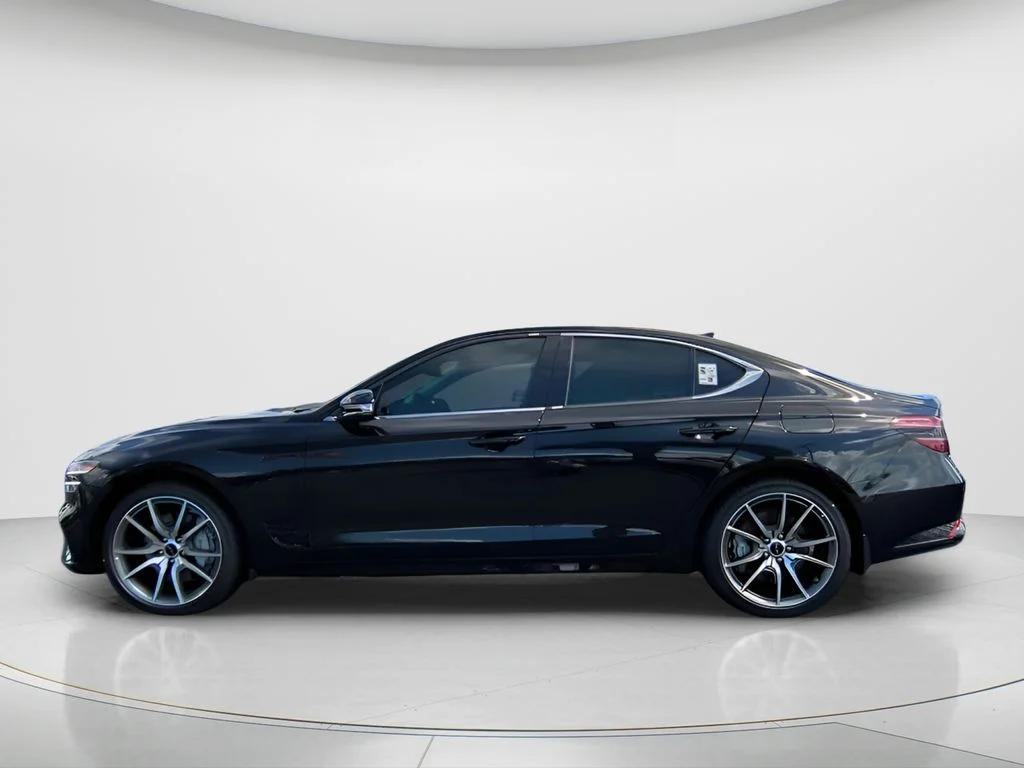 2026 GENESIS G70 Standard - Photo 9