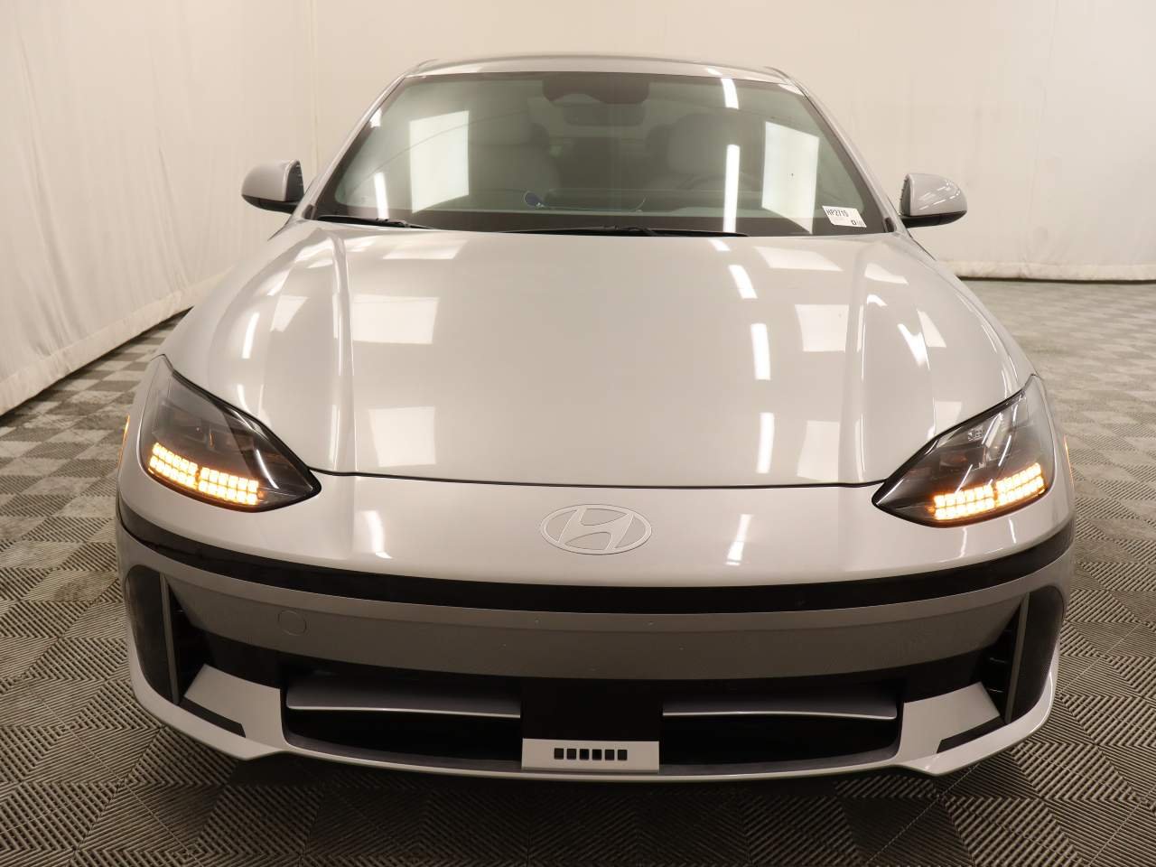 Certified Used 2025 Curated Silver Metallic Hyundai SEL image 5