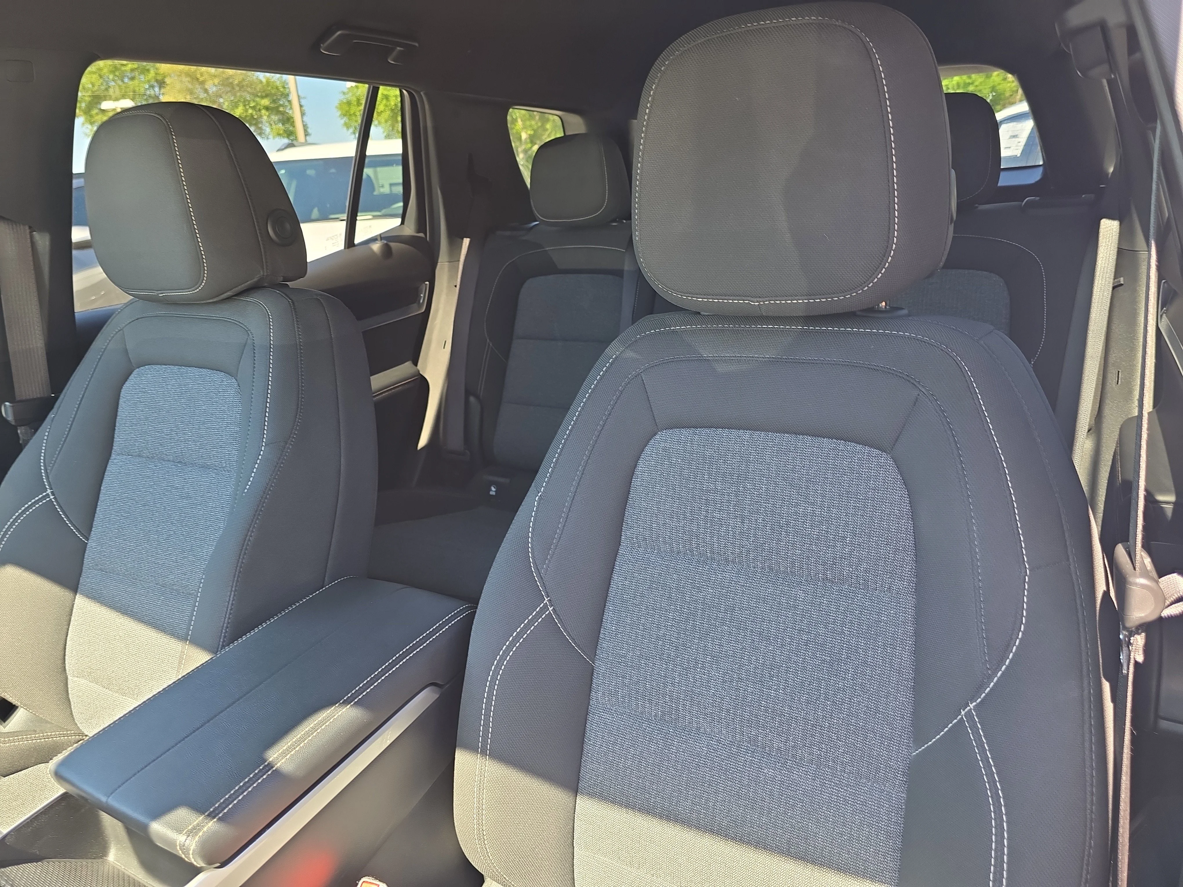 Used 2025 Summit White GMC AWD Elevation image 19