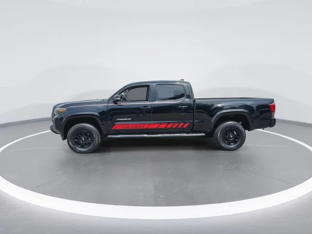 Used 2022 Black Toyota SR5 image 5