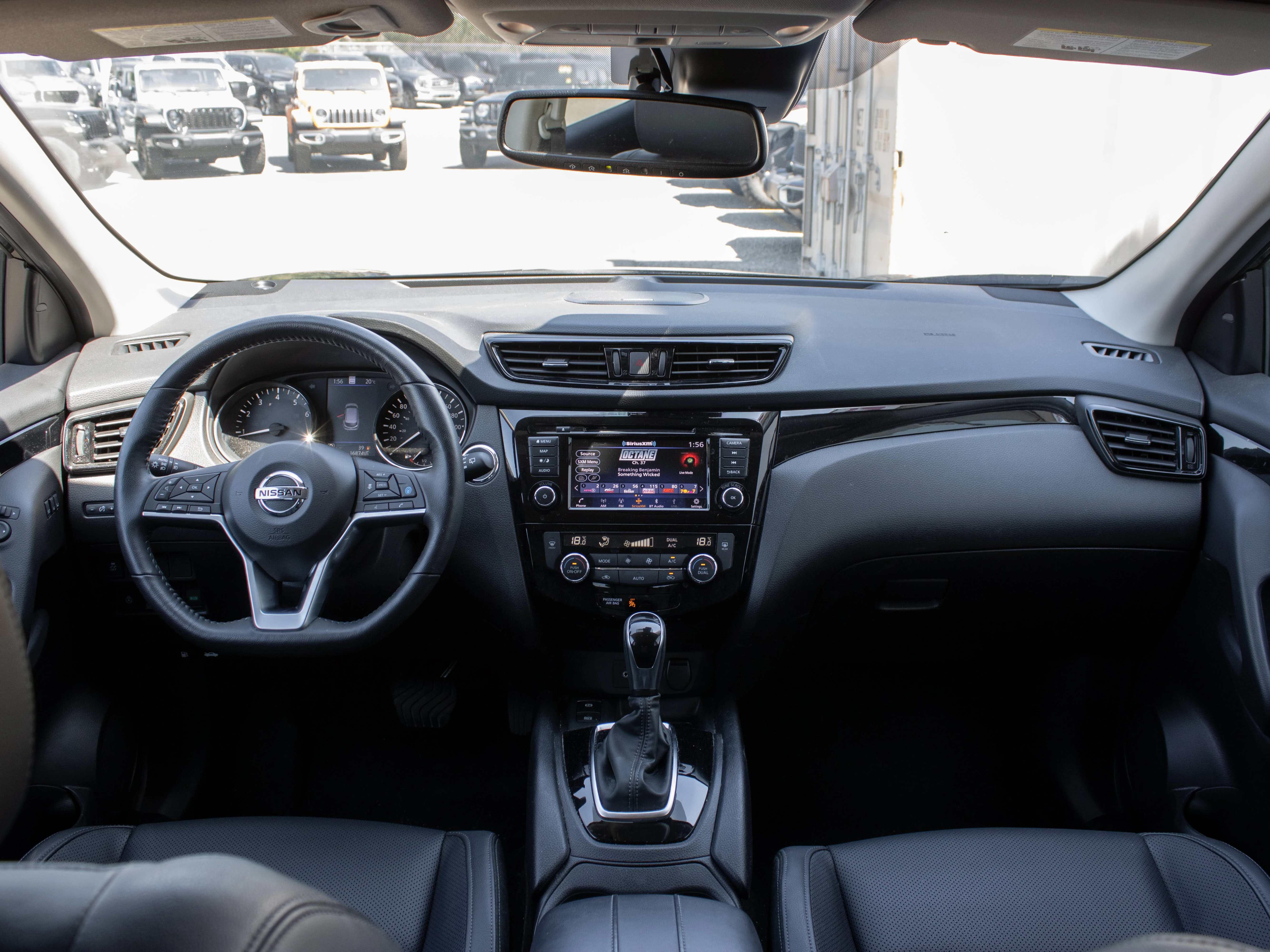 Used 2023 Black Nissan SL* | AWD | Leather Seats | Heated Seats & Steering Wheel | Sunroof | Navigation | image 3
