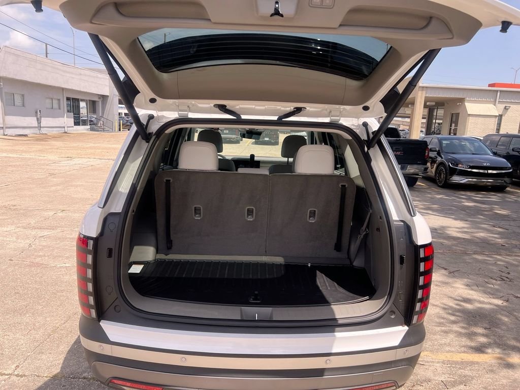 Certified Used 2026 White Hyundai SEL image 18