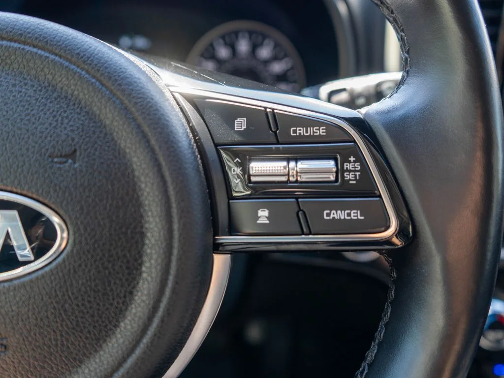 Used 2020 White Kia EX image 19