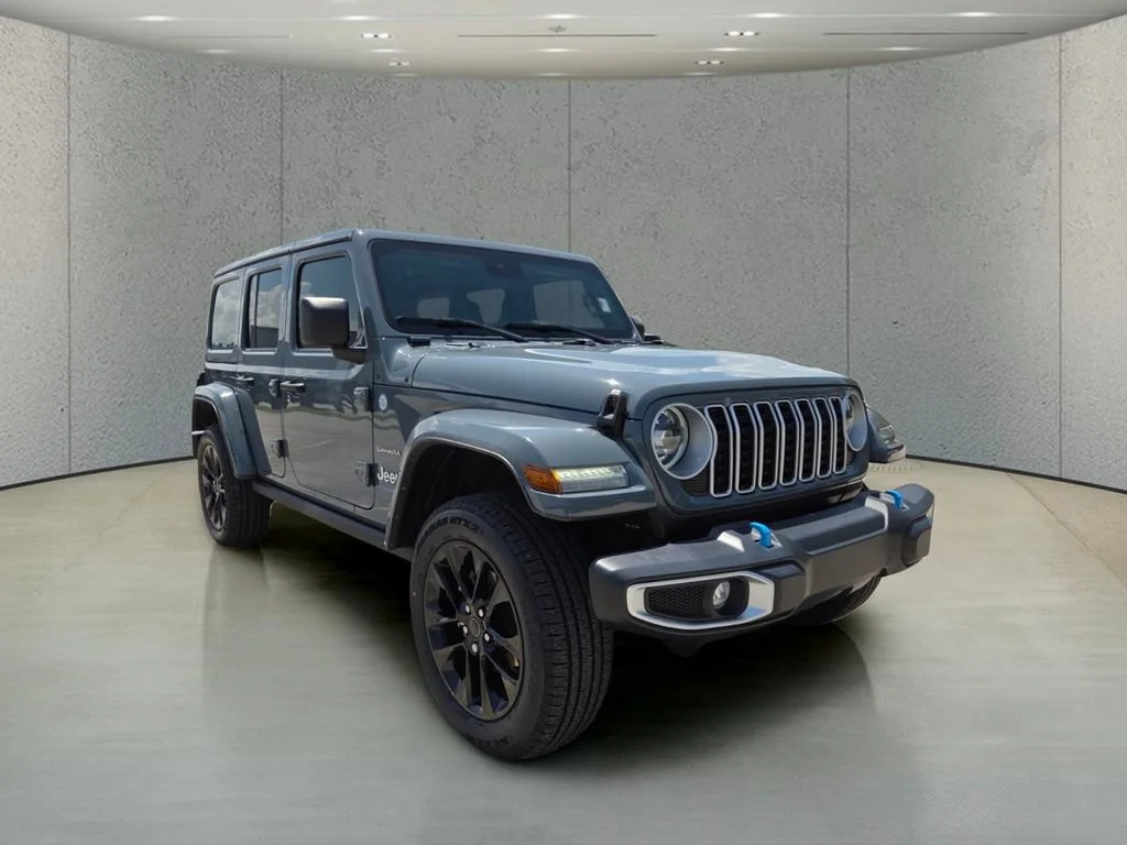 Used 2024 Anvil Clear Coat Jeep Sahara image 13