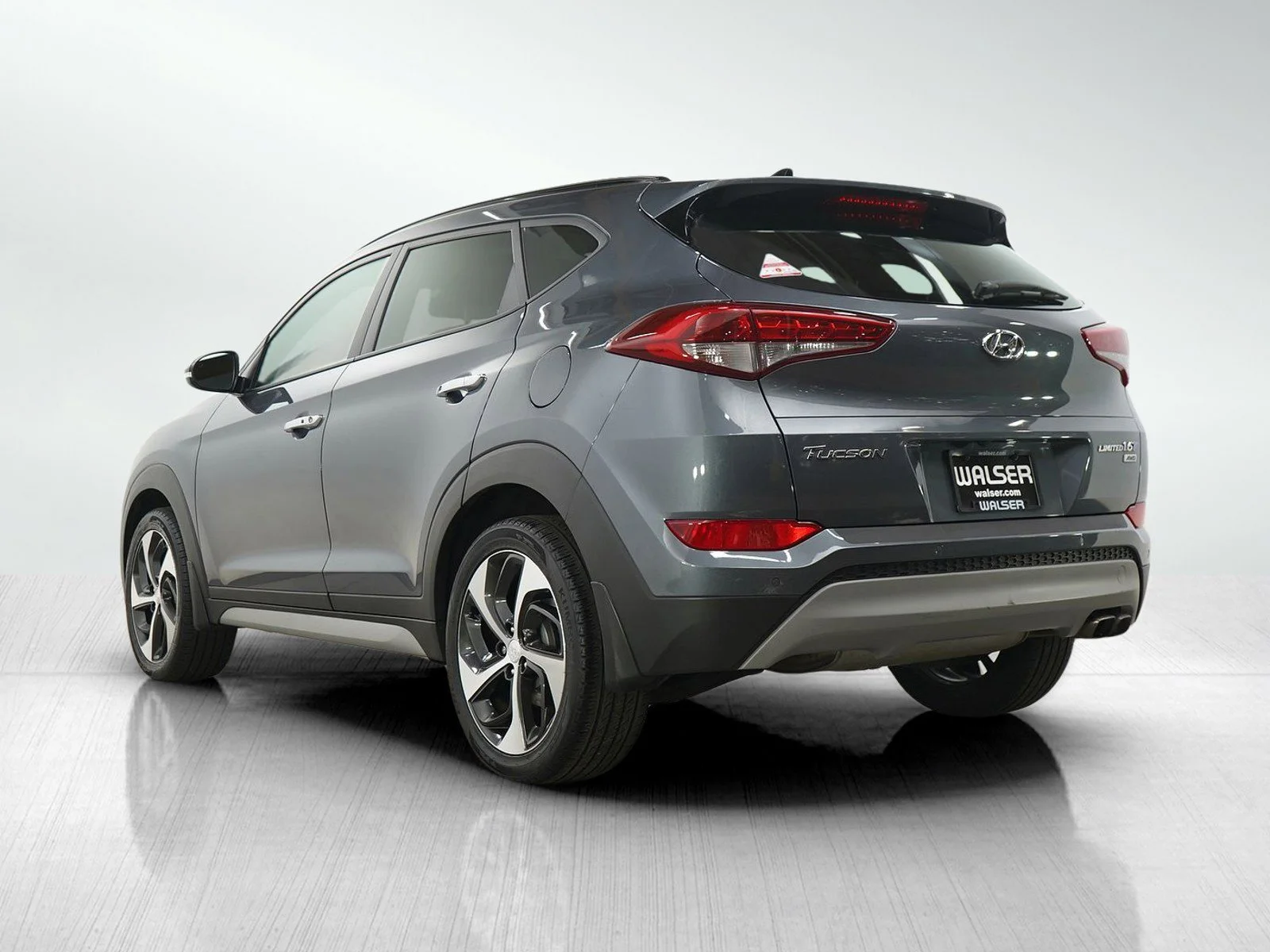 Used 2018 Hyundai Tucson Limited with VIN KM8J3CA29JU784021 for sale in Roseville, Minnesota