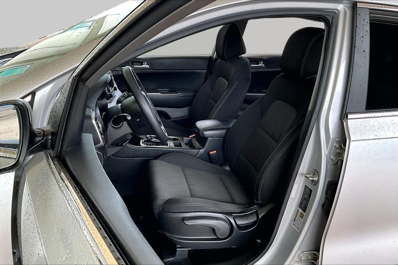 Pre-Owned 2017 Kia Sportage LX