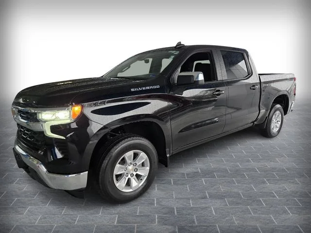 Used 2025 Black Chevrolet LT image 3