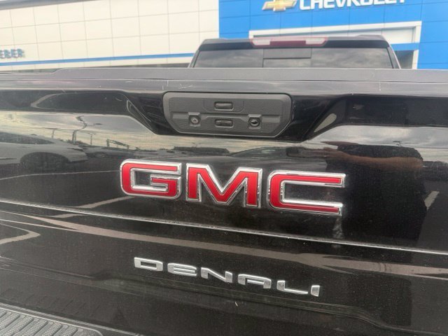 Used 2021 ONYX BLACK GMC Denali image 10