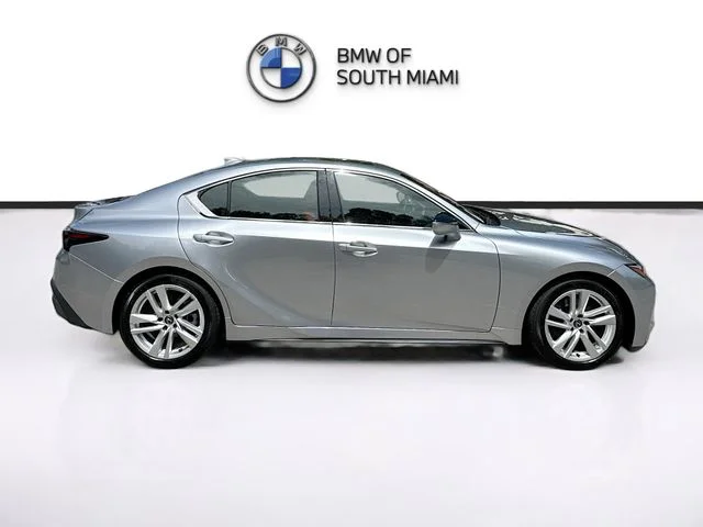 2025 Lexus IS 300 - Photo 8