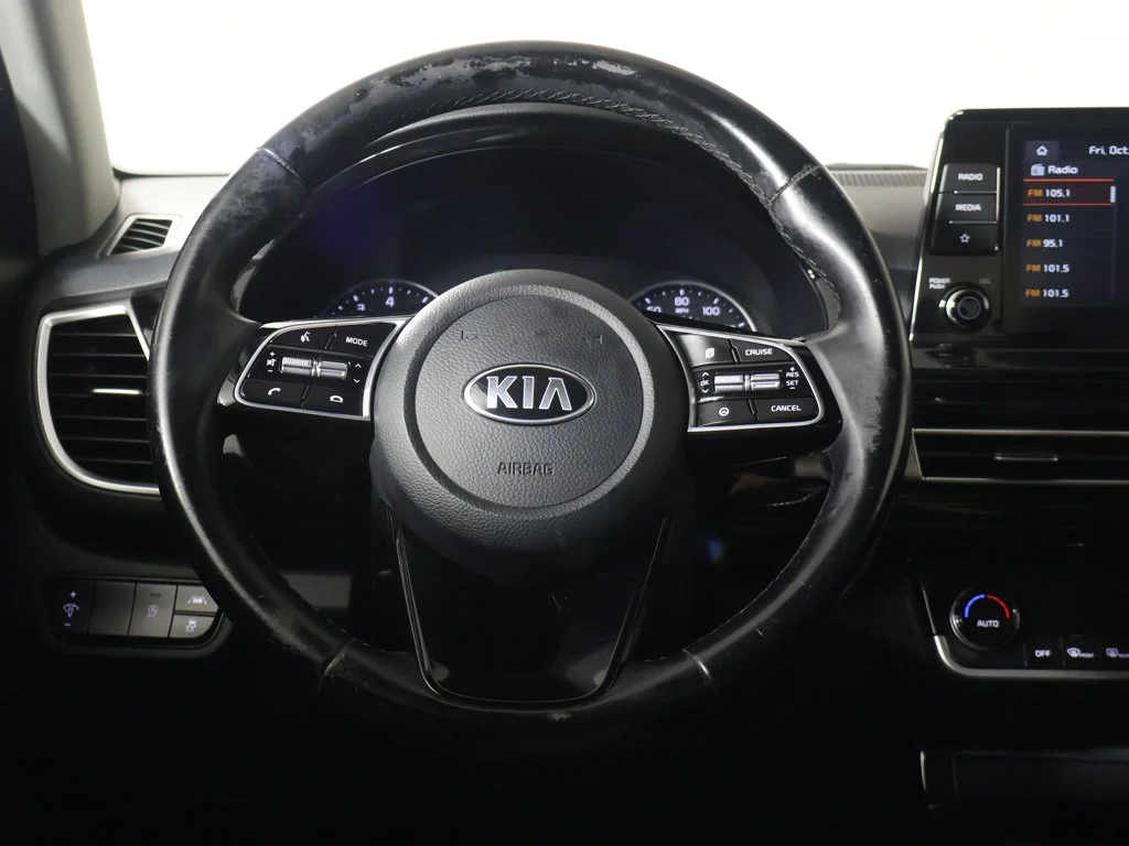 Used 2021 White Kia EX image 36
