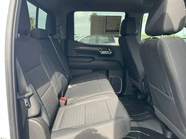 Used 2025 Summit White Chevrolet LT image 24