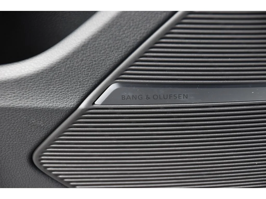 Used 2025 Gry Audi Premium Plus image 17