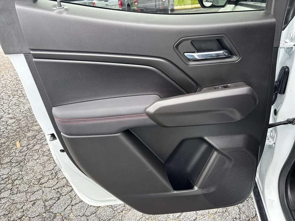 Used 2025 White Chevrolet Z71 image 18