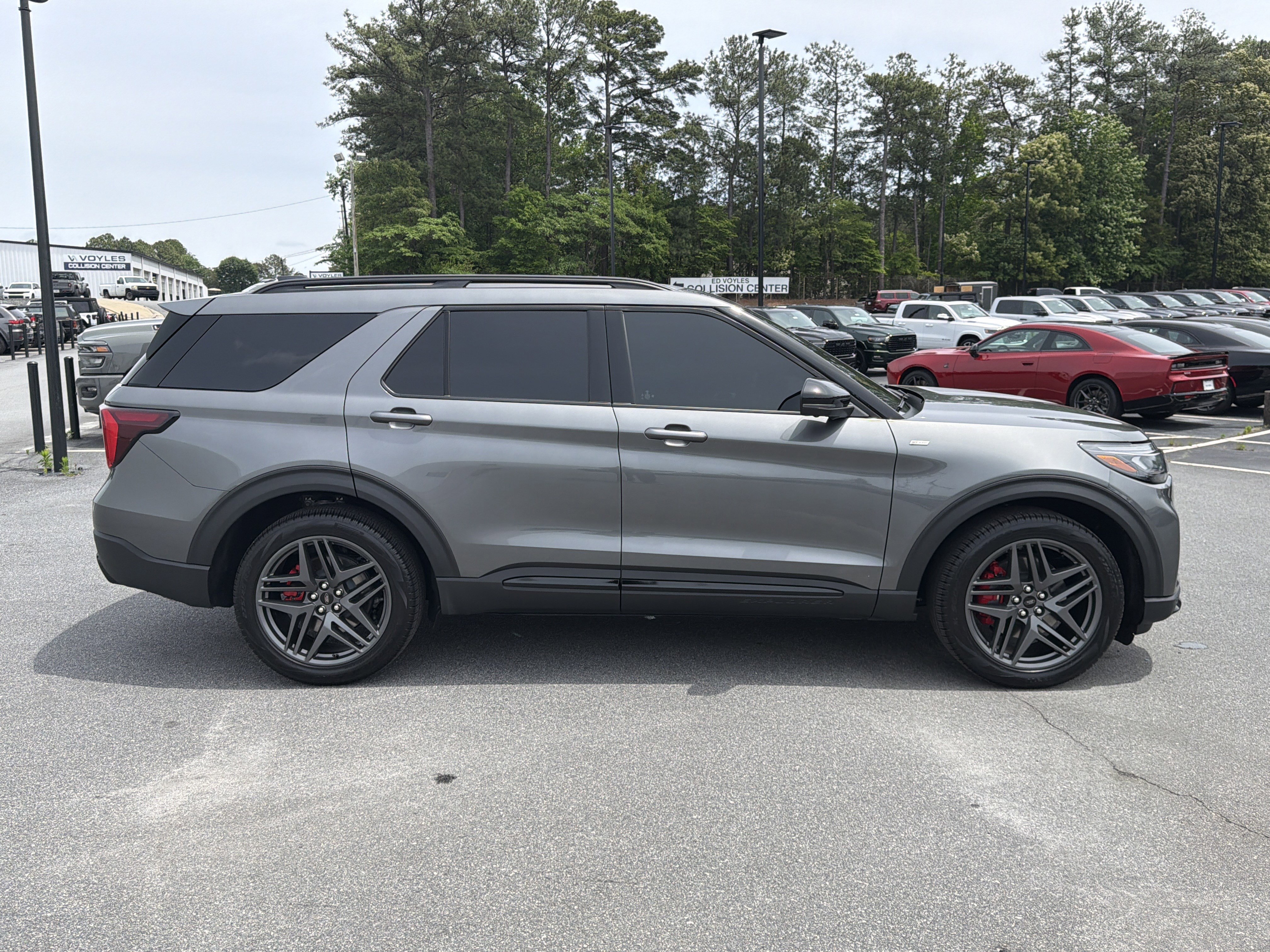 Used 2025 Gray Metallic Ford ST-Line image 9