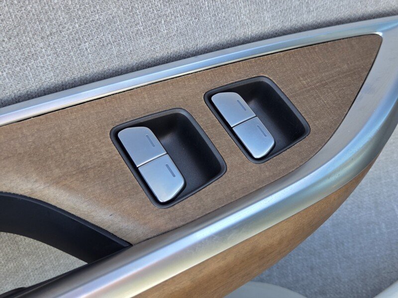 Used 2024  Lucid Touring image 41