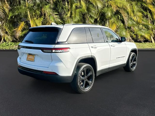 Certified Used 2024 White Jeep Altitude image 5