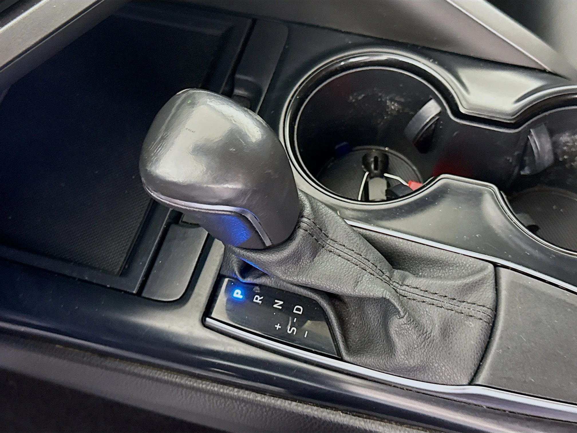 Used 2020 Blue Streak Metallic Toyota SE image 16