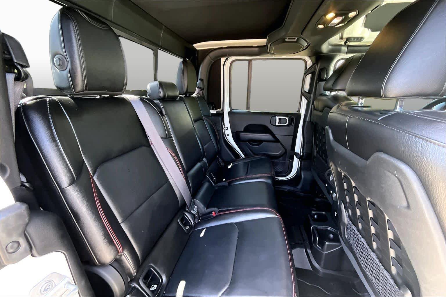 Used 2020 Bright White Clearcoat Jeep Rubicon image 19