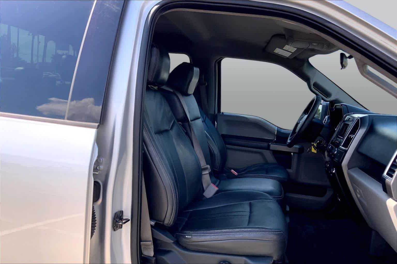 Used 2016 Ingot Silver Metallic Ford XLT image 9
