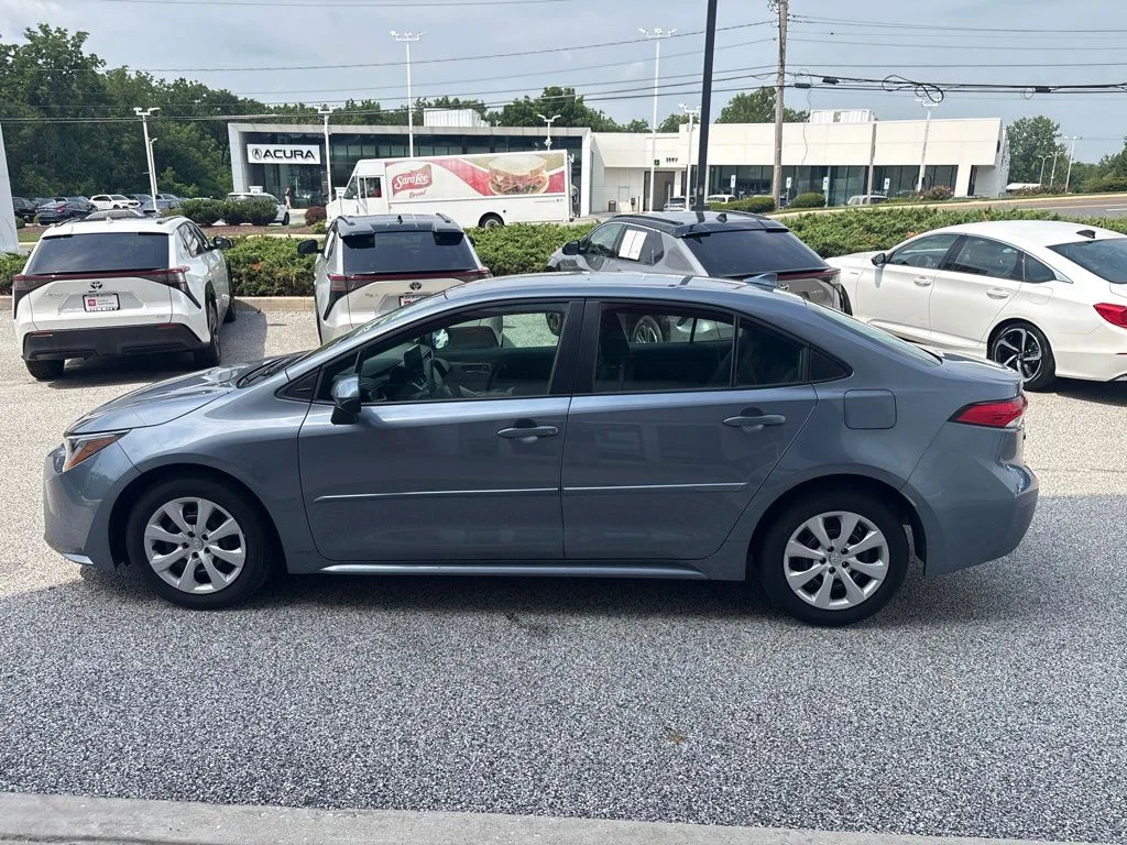 Used 2024  Toyota LE image 7
