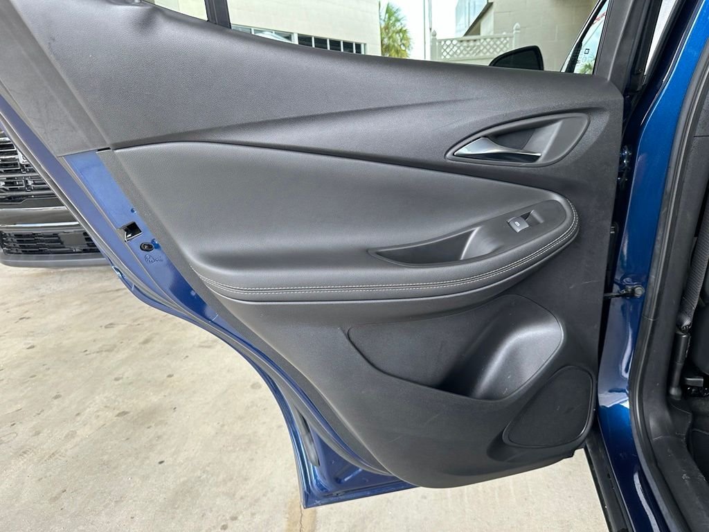 Used 2023 Blue Buick Select image 28