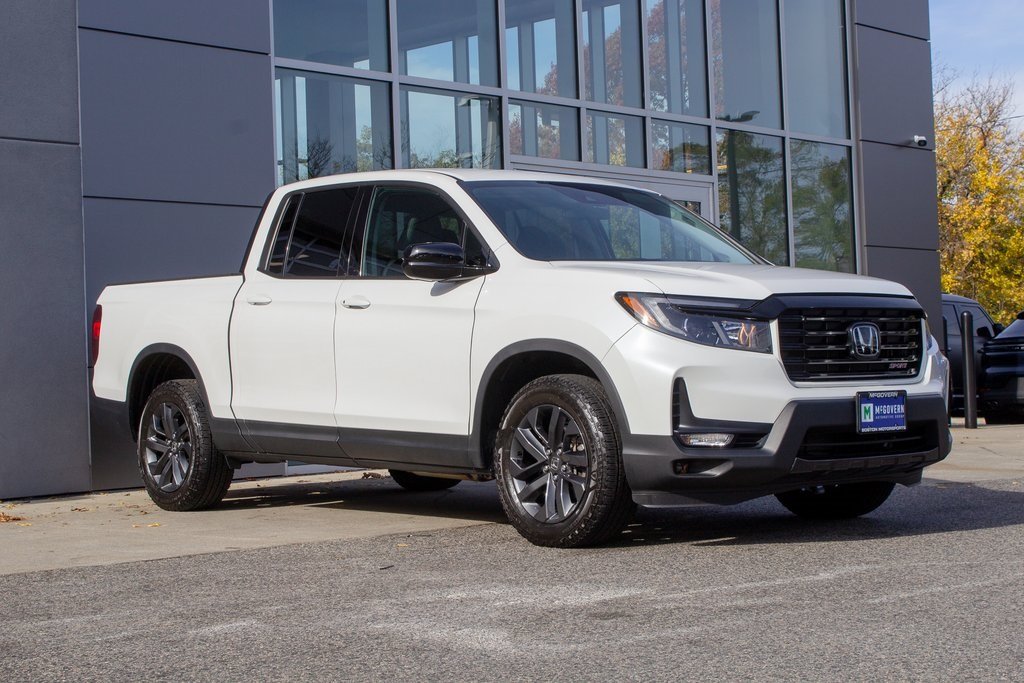 2023 Honda Ridgeline Sport photo 3