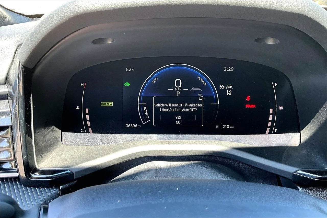 Used 2025  Toyota SE image 9