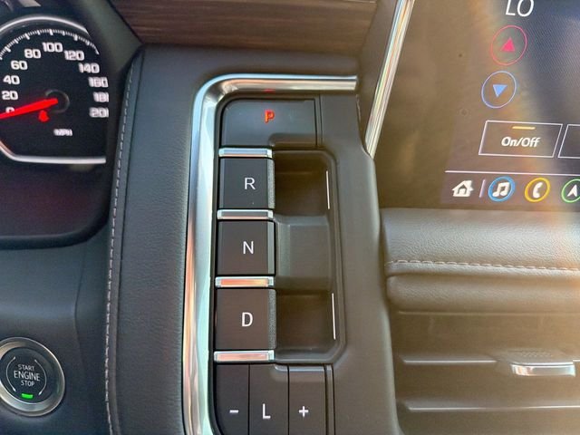 Used 2021  Chevrolet High Country image 27