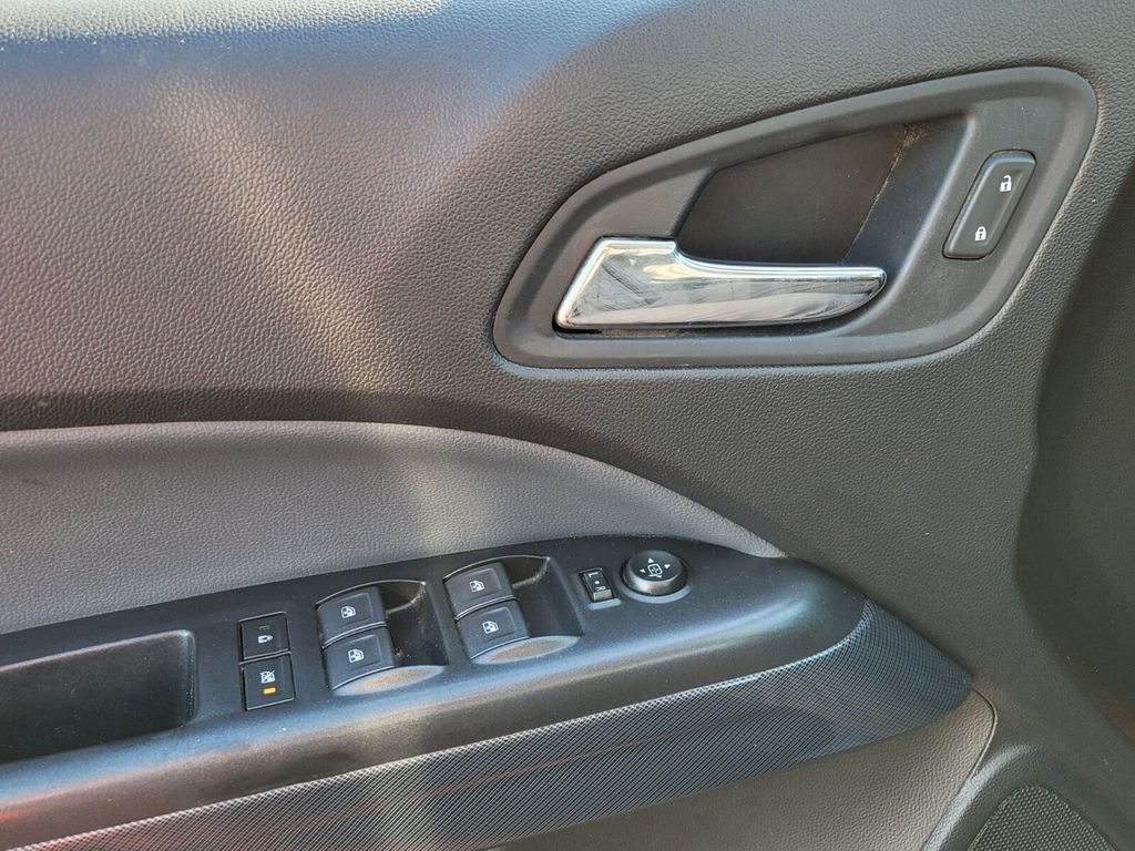 Used 2020 Orange Chevrolet Z71 image 26