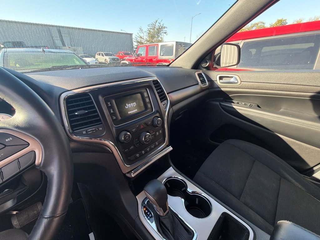 Used 2017 Gray Jeep Laredo image 10