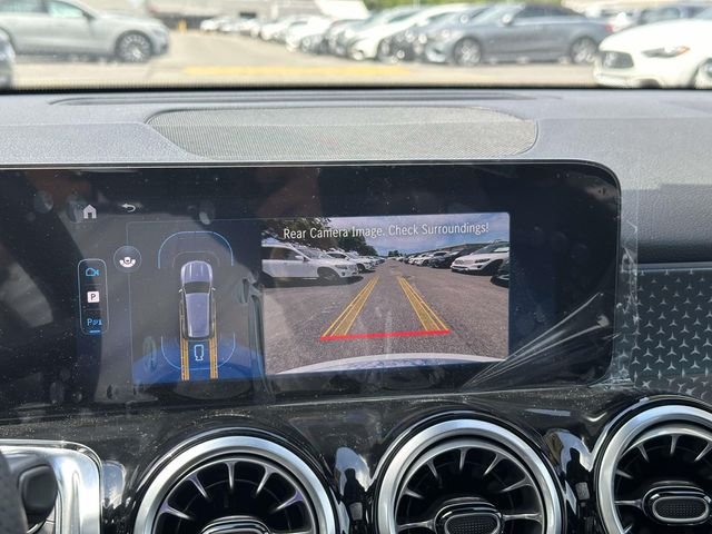 New 2026 Polar White Mercedes-Benz GLB 250 image 24