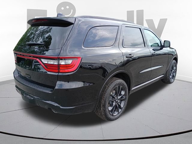 New 2026 Diamond Black Clear-Coat Exterior Paint Dodge GT Plus image 5