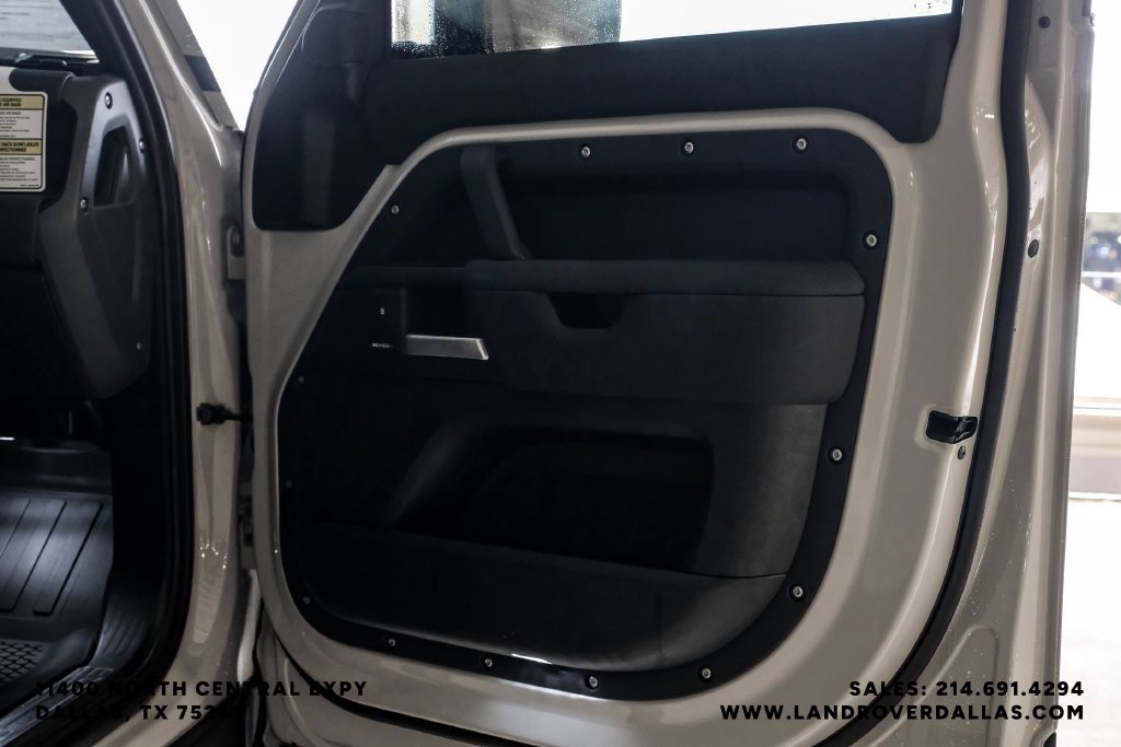 New 2026 Borasco Grey Metallic Land Rover S image 35