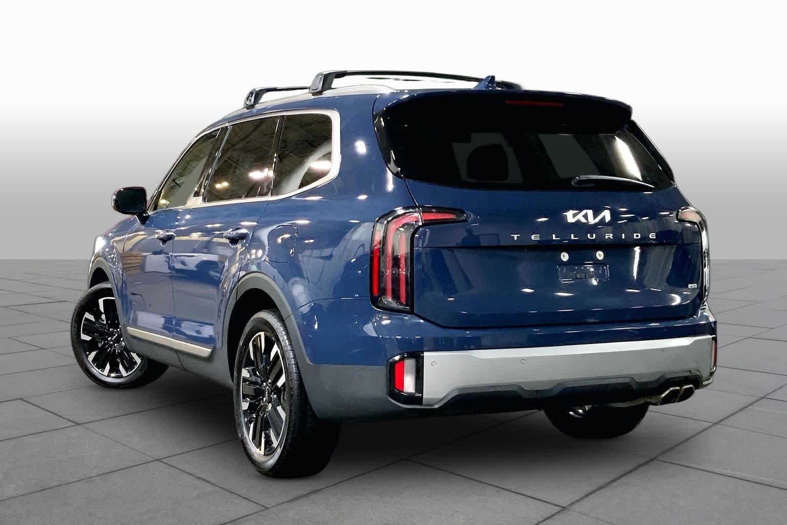 Used 2023 Midnight Lake Blue Kia SX Prestige image 12