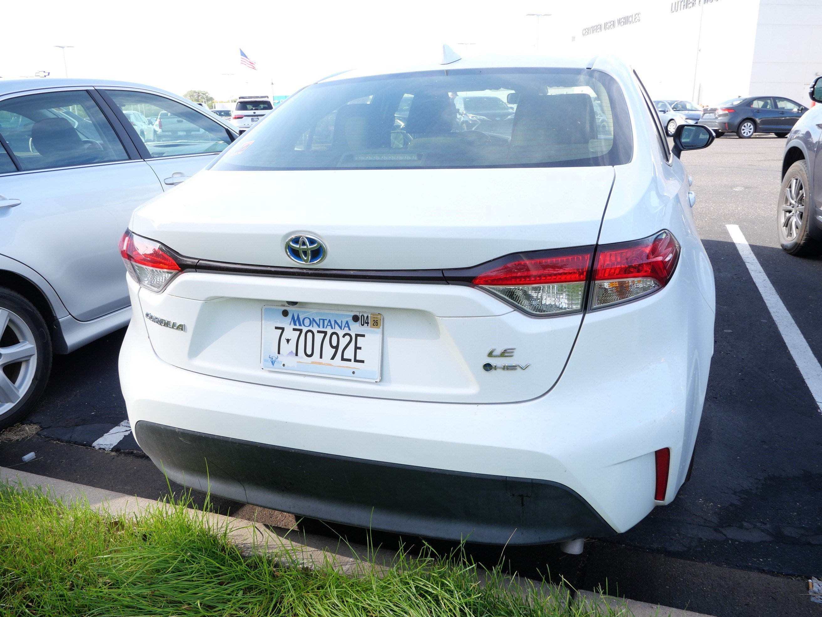 Used 2025 Ice Cap Toyota Hybrid LE image 6