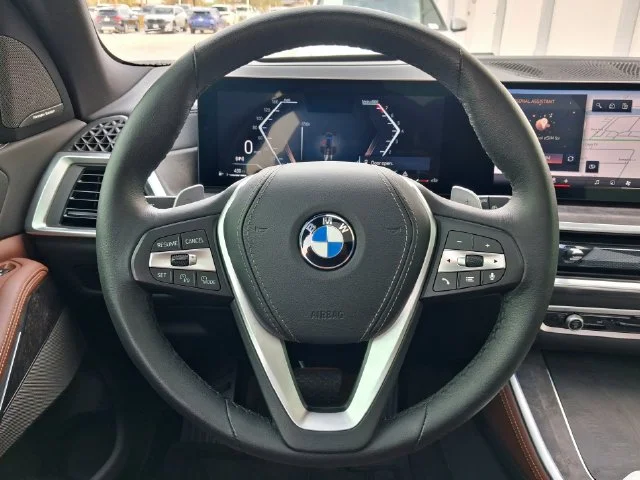 Used 2025 Black BMW xDrive40i image 15
