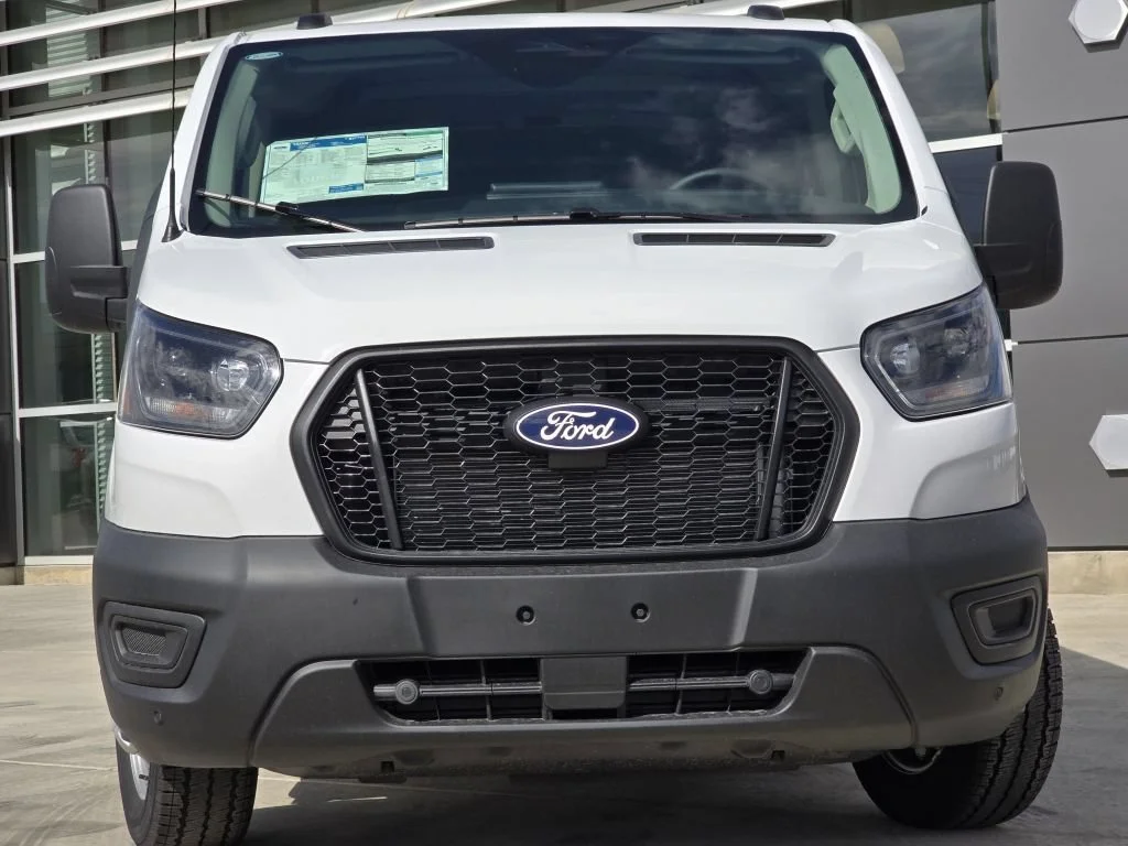 New 2026 Oxford White Ford Base image 2