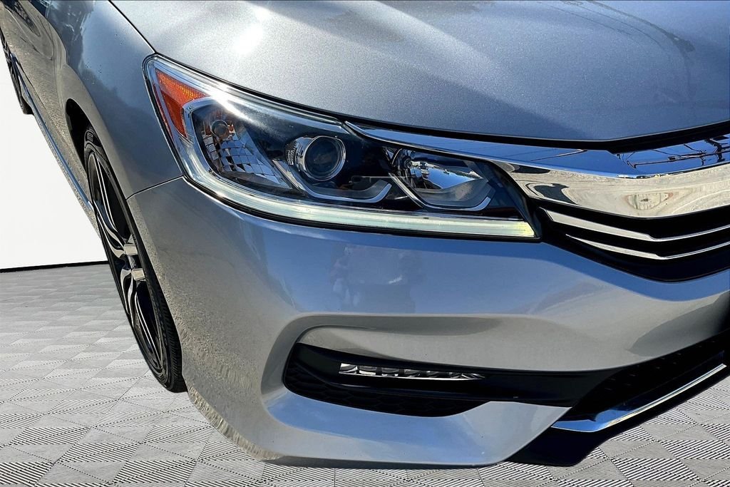 Used 2016 Silver Honda Sport image 31