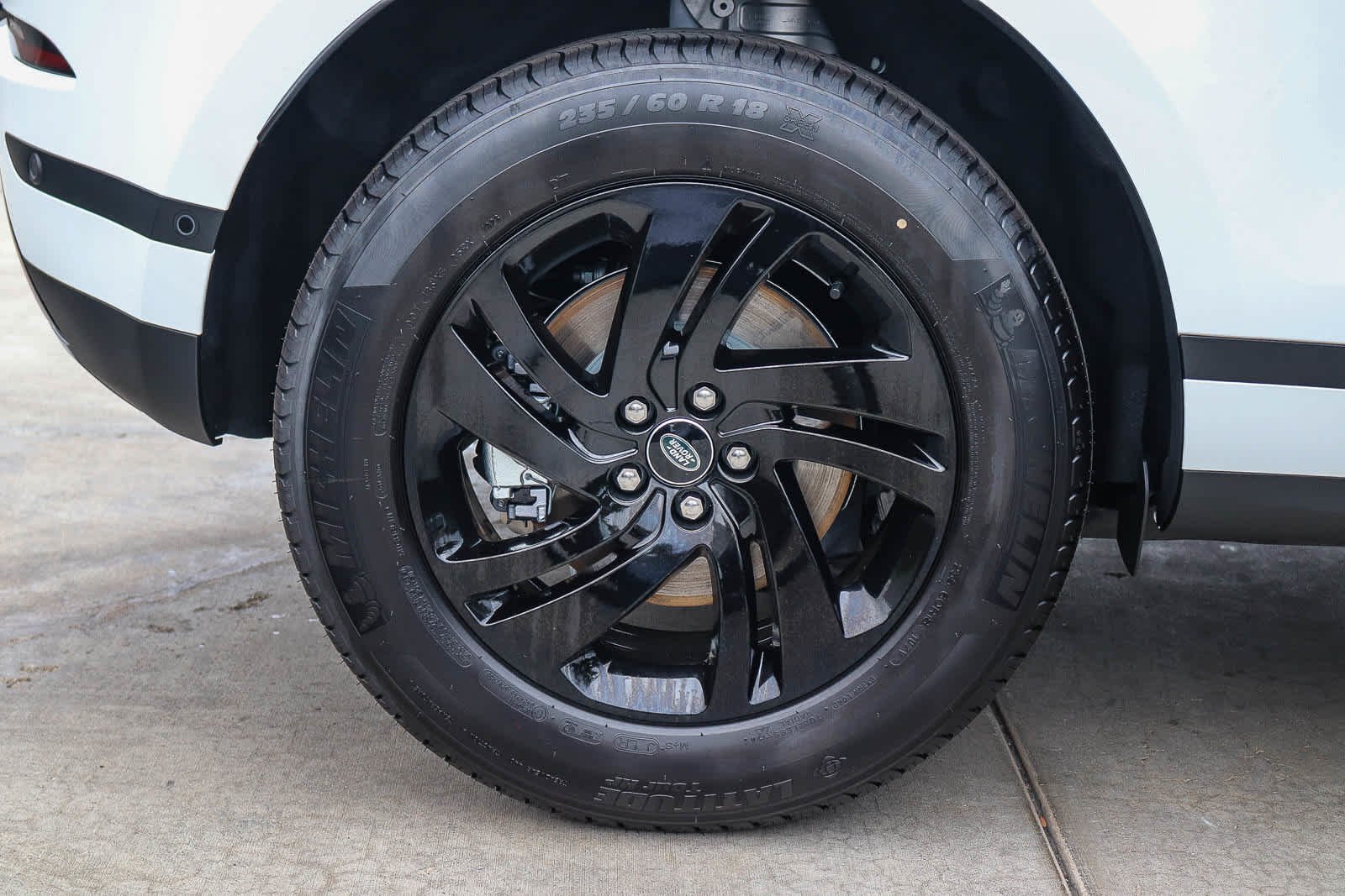 New 2026 Fuji White Land Rover Core S image 8