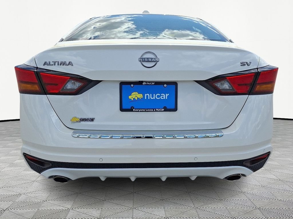 Used 2023 White Nissan 2.5 SV image 6