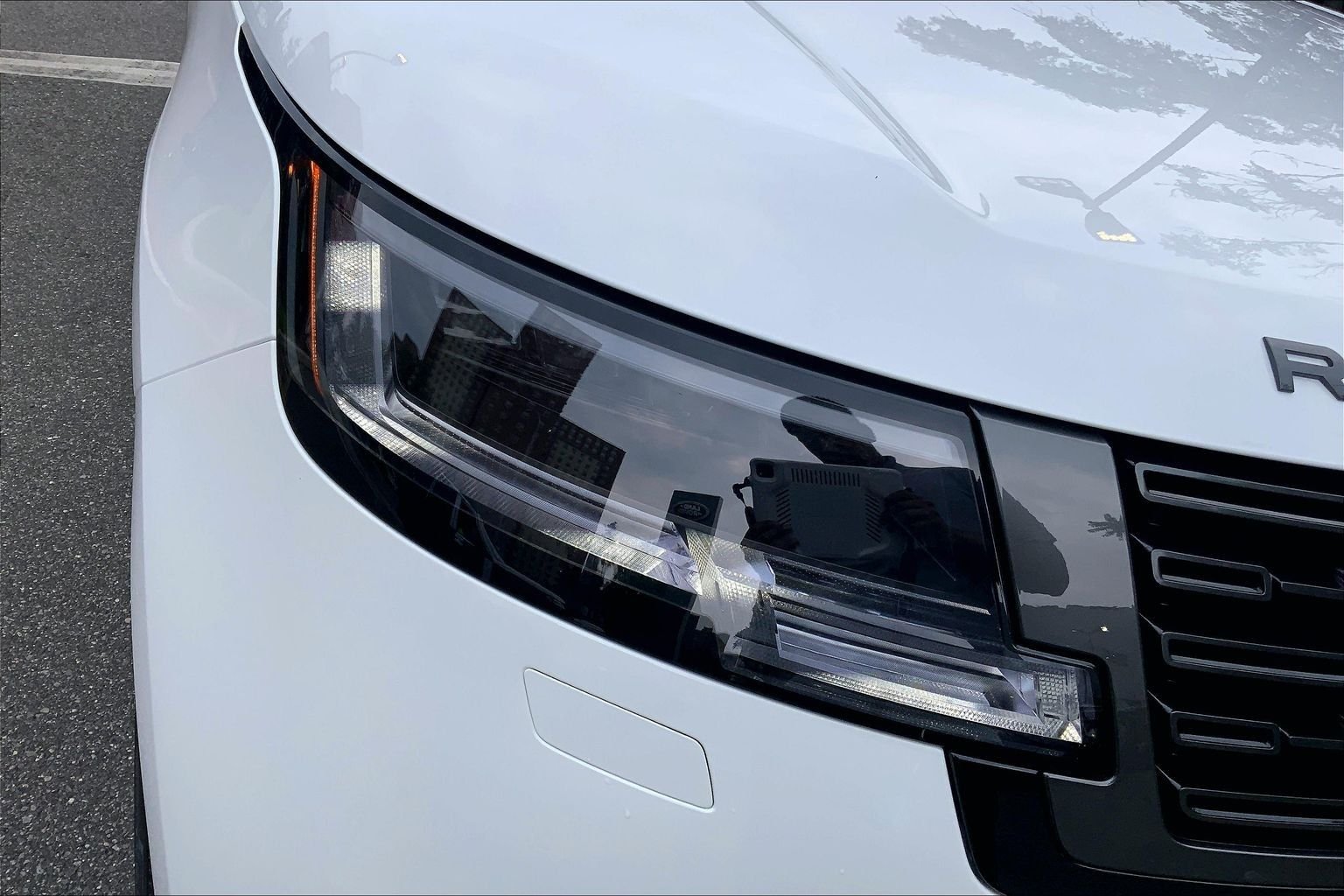 New 2026 Fuji White Land Rover SE 7 Seats image 13