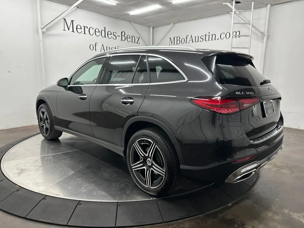 New 2027 Gray Mercedes-Benz GLC 300 image 5