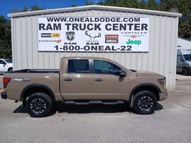 Used 2021  Nissan PRO-4X image 2