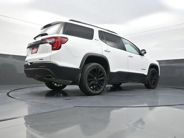 Used 2023 White GMC SLT image 36
