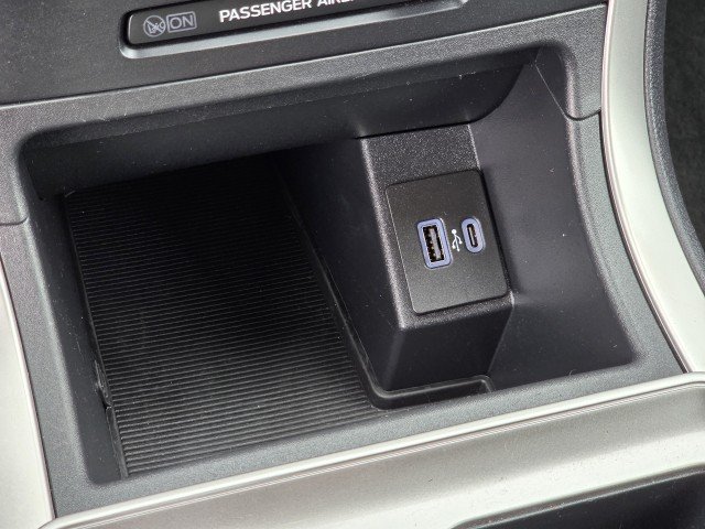 Used 2024 Grey Ford SEL image 32