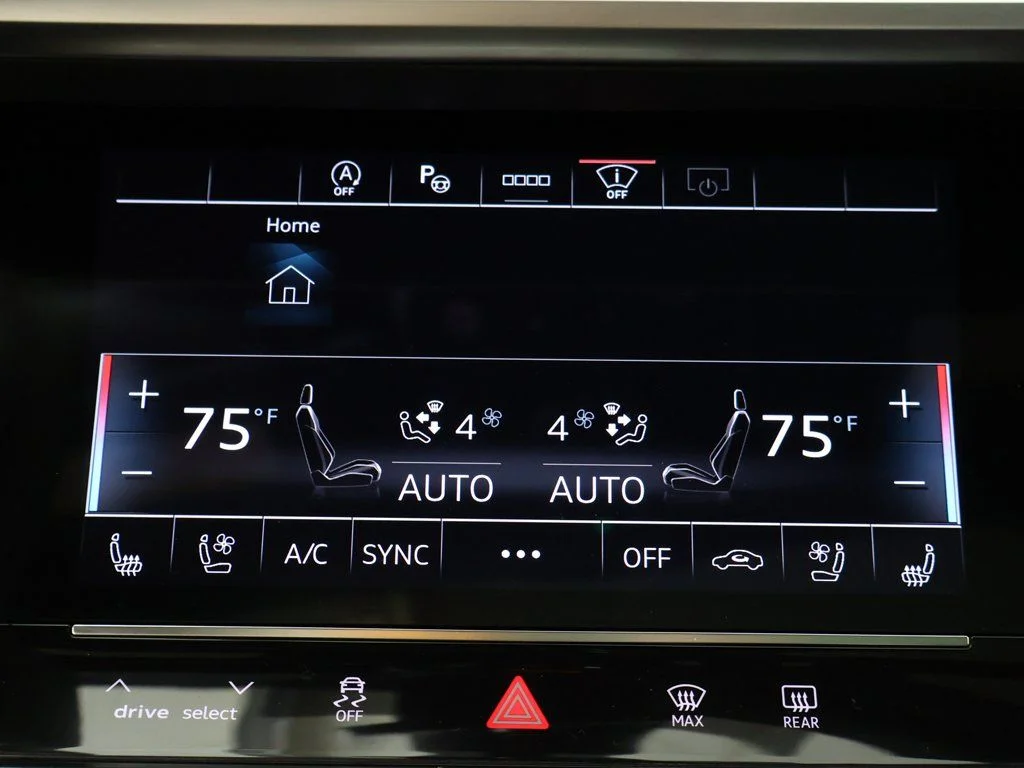 Used 2025 Mythos Black Metallic Audi 4.0T image 55