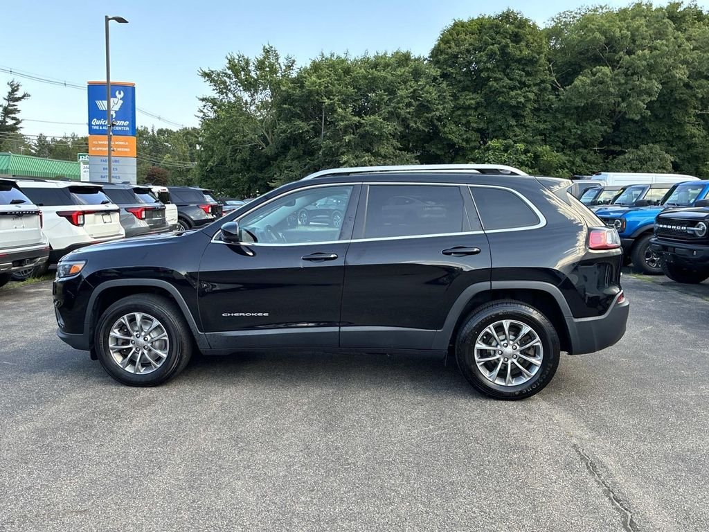 Used 2019 Black Jeep Latitude Plus image 4