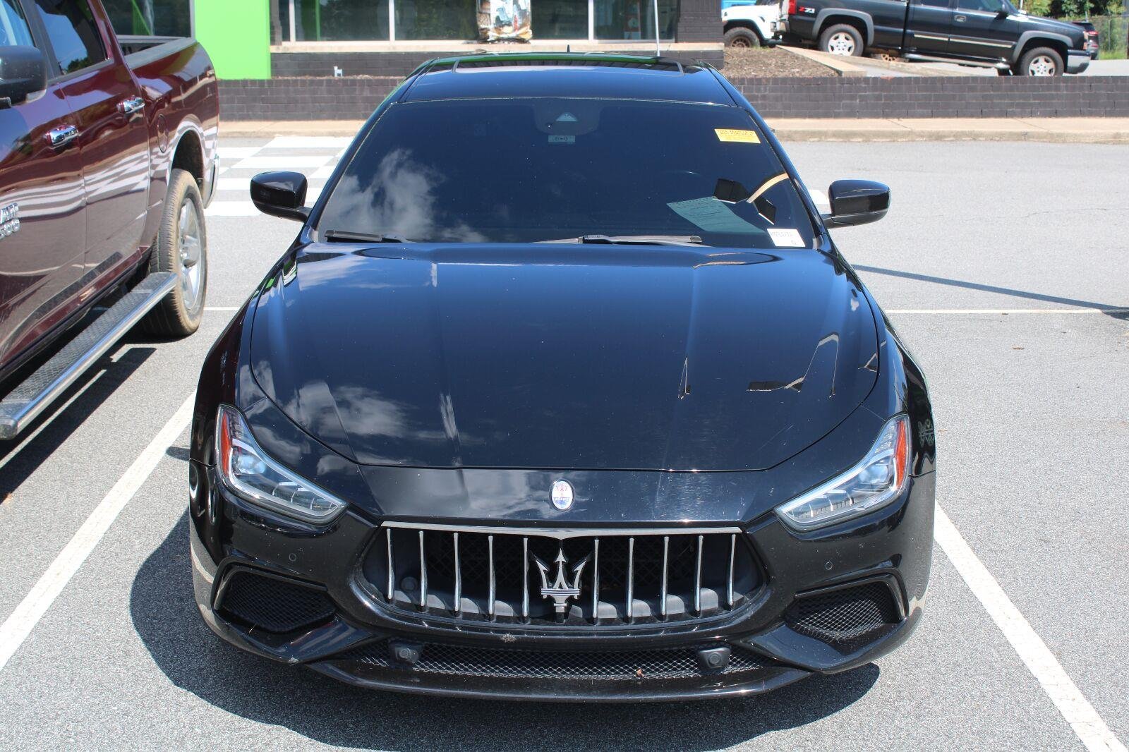 Used 2018 Nero Maserati S GranSport image 2